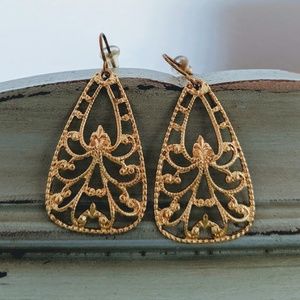 K. AMATO x JEWELMINT Gold Filigree Hanging Earring